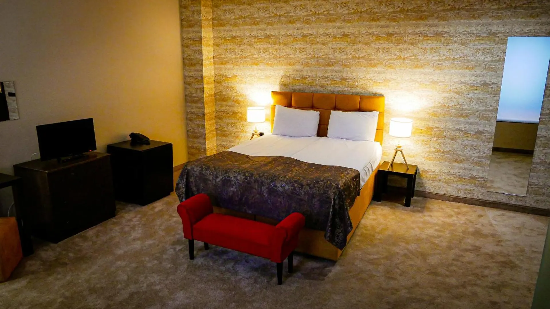 Riverside Boutique Hotel 班斯科