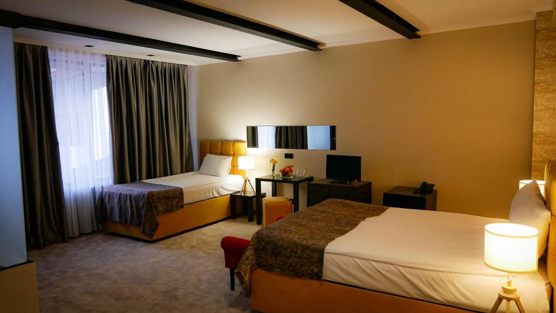 Riverside Boutique Hotel 班斯科