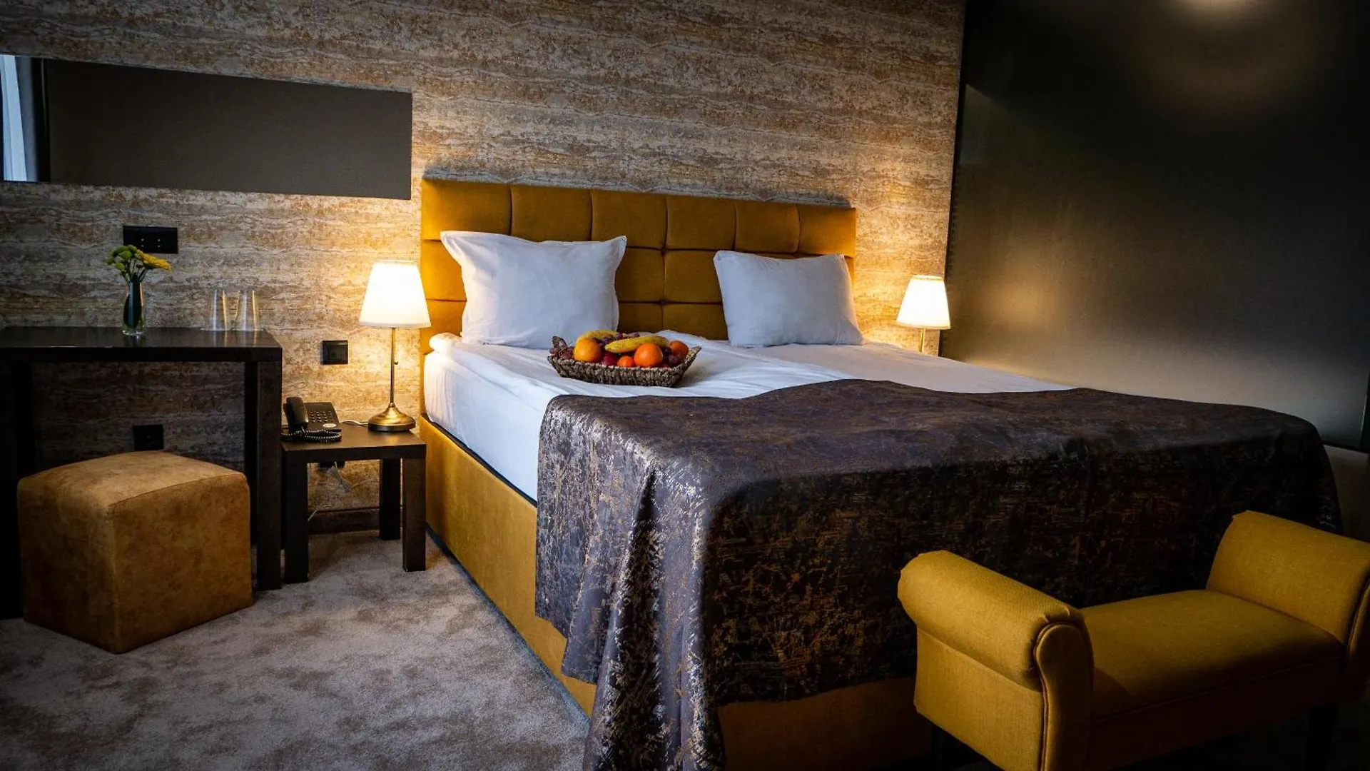 Riverside Boutique Hotel 班斯科